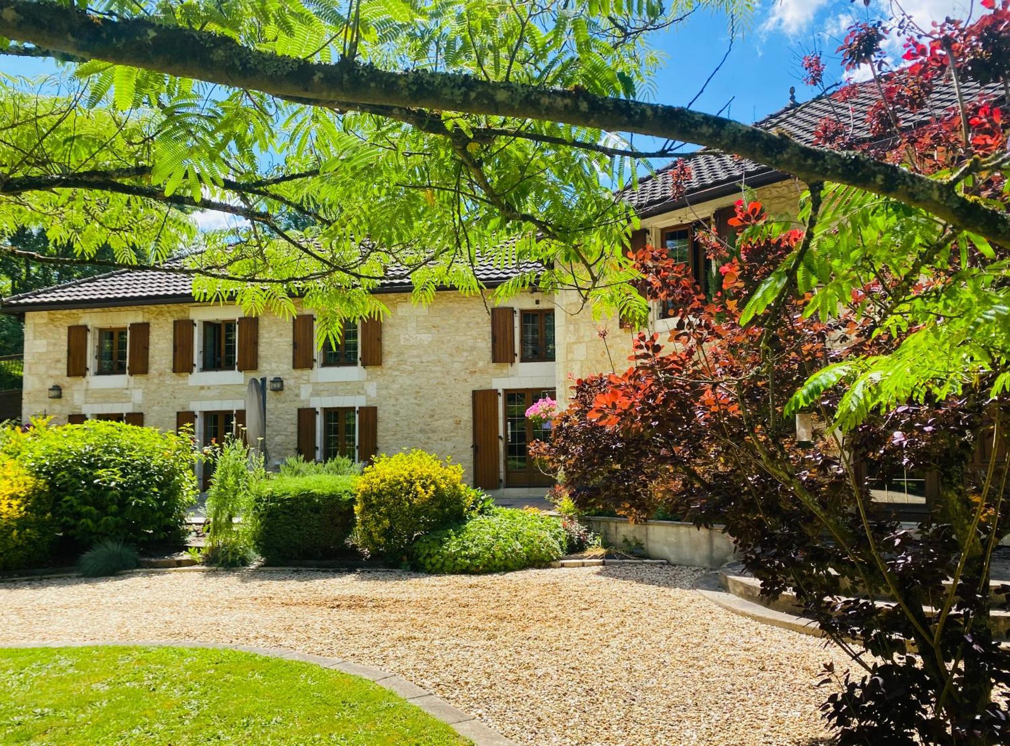 Moulin Du Fontcourt Bed & Breakfast Chasseneuil-sur-Bonnieure Eksteriør bilde