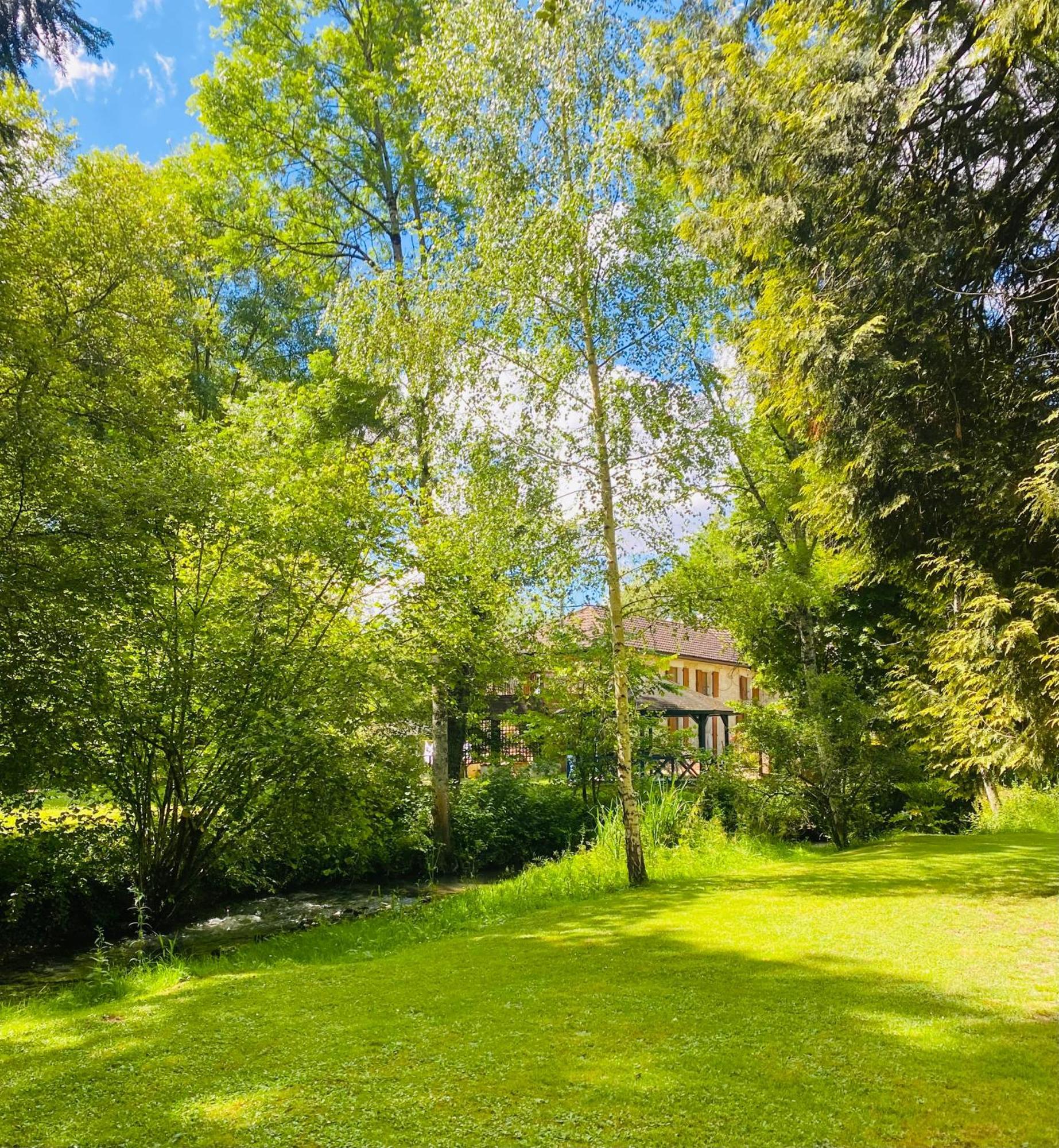 Moulin Du Fontcourt Bed & Breakfast Chasseneuil-sur-Bonnieure Eksteriør bilde