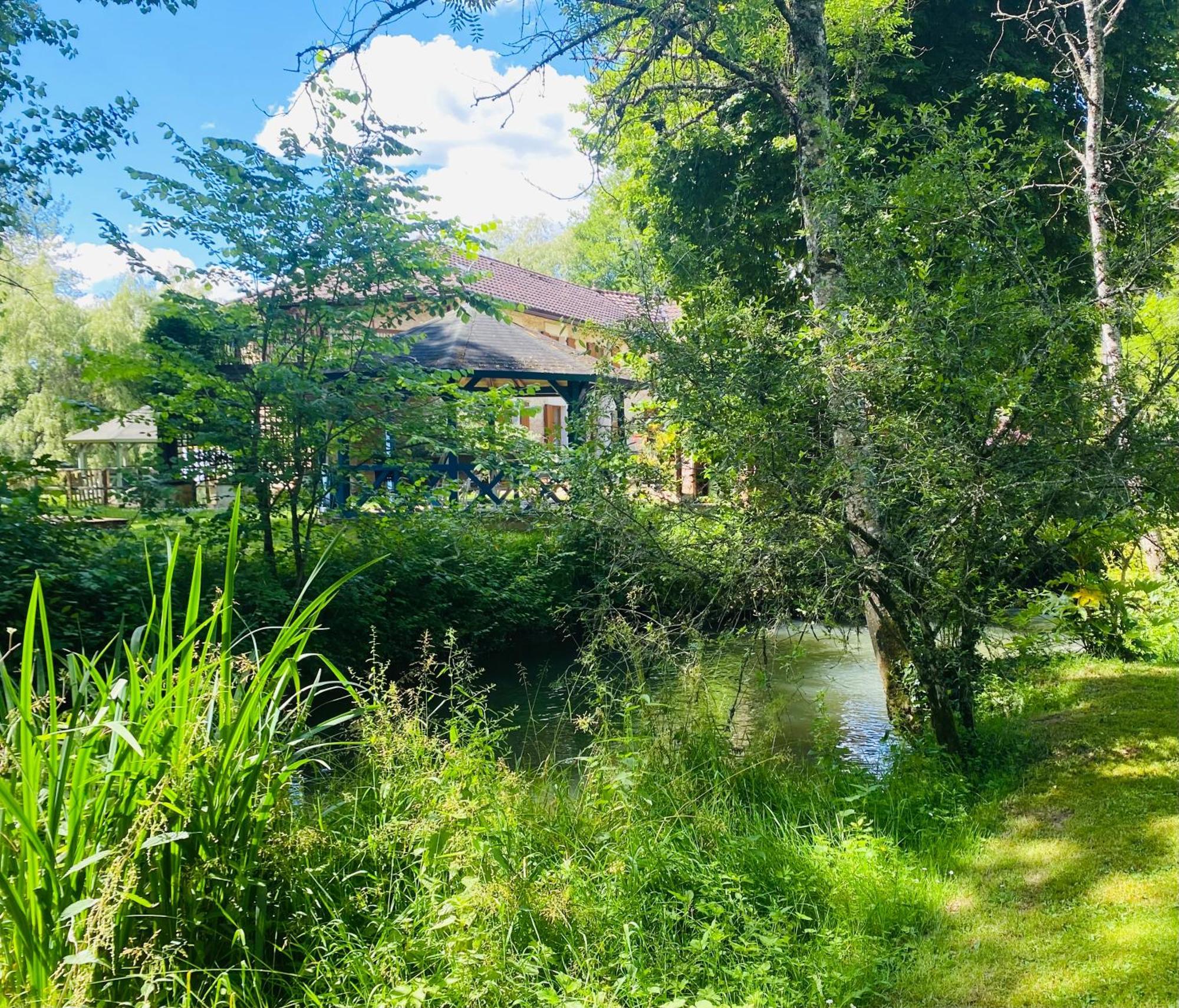 Moulin Du Fontcourt Bed & Breakfast Chasseneuil-sur-Bonnieure Eksteriør bilde